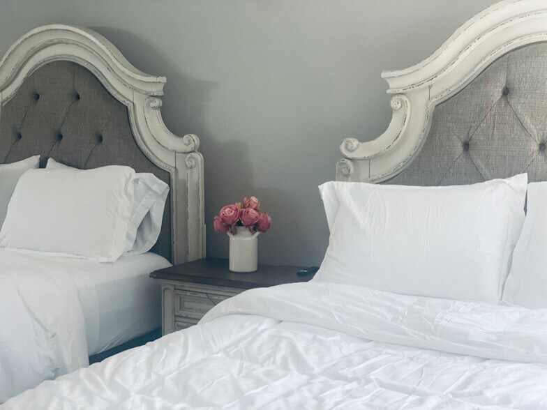 Building Photo - Room in Townhome on Mountain Springs Cir