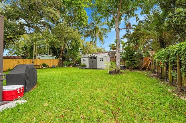 Building Photo - 4540 SW 26th Terrace