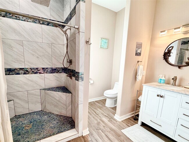 Building Photo - 1051 Honeysuckle