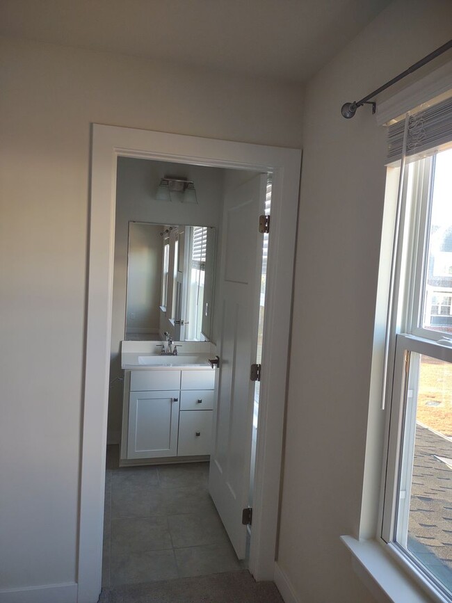 Building Photo - Superlative 6 Bedroom, 5 Bathroom Home in ...