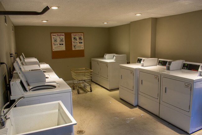 Building Photo - 1085 Cs-1574