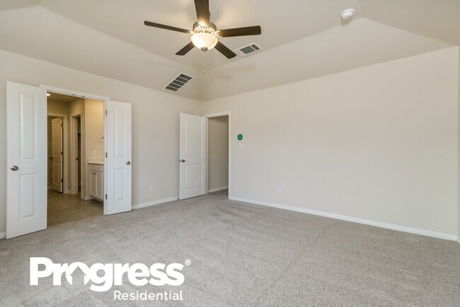 Building Photo - 200 Wild Spur Ln