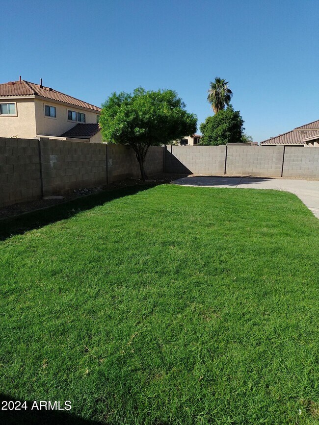 Building Photo - 3435 E Longhorn Dr