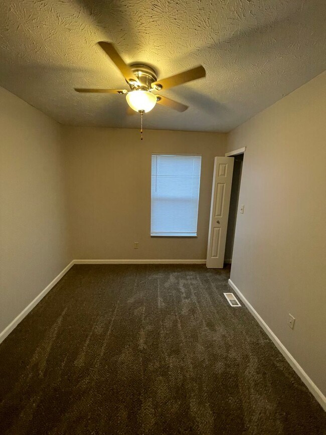 Building Photo - 2840 Rand Ln