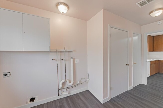 Building Photo - 200 Creekside Trail