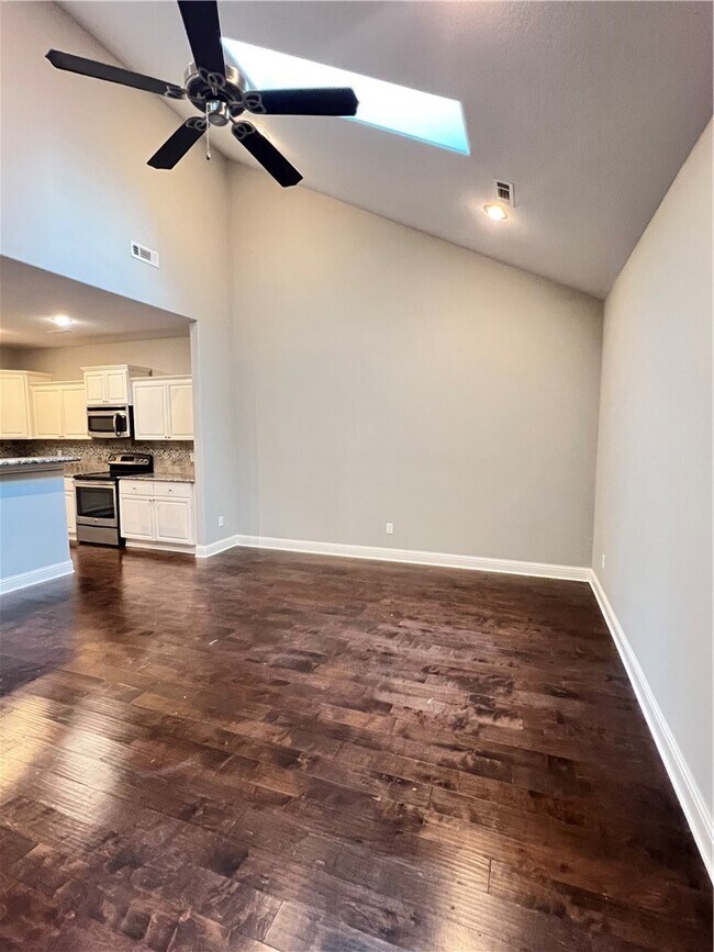 Building Photo - 2007 S Dixieland Rd