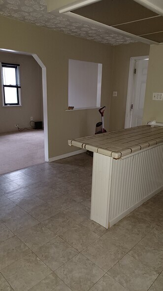 Building Photo - 120 Watkins Ave