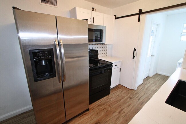 Building Photo - 4212 N 19th St