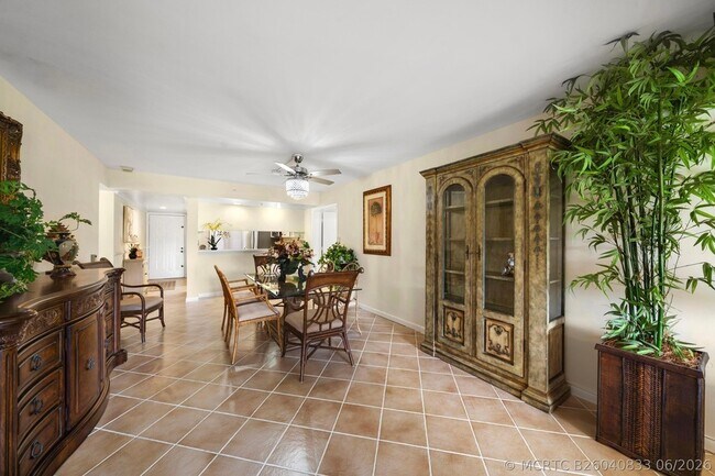 Building Photo - 601 Seafarer Cir