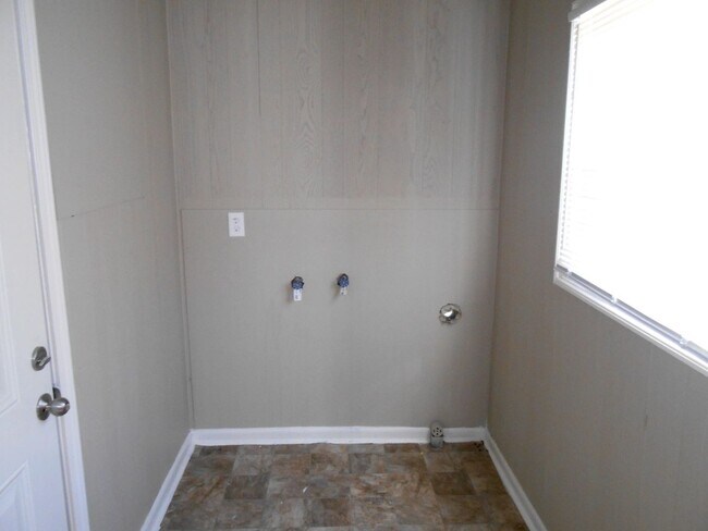 Building Photo - 1311 7th Ave N