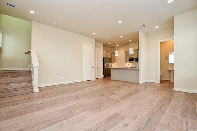 Building Photo - 2305 Silva Park Ln