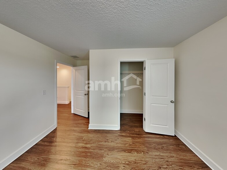 Building Photo - 4832 Reisswood Loop