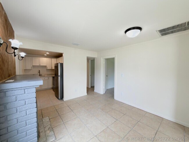 Building Photo - 815 Bayberry Dr