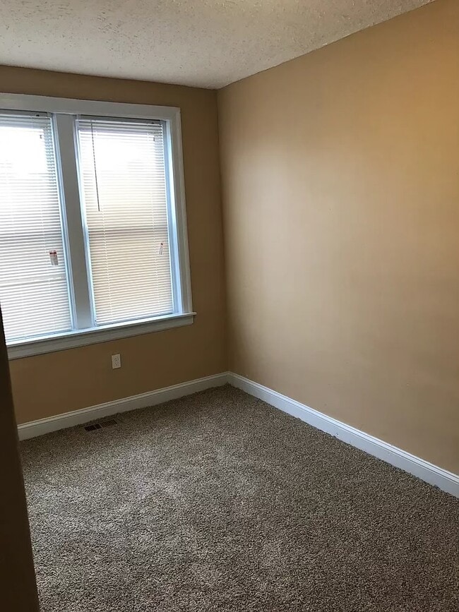 Building Photo - 1624 Crosslynne Ave