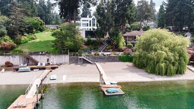 Building Photo - One of a kind private estate on Gravelly L...