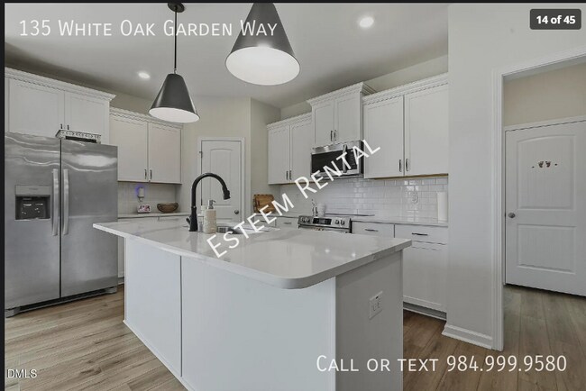 Building Photo - 135 White Oak Gdn Wy