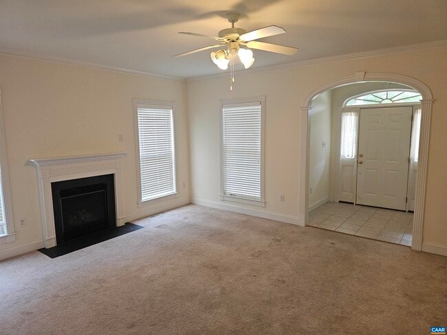 Building Photo - 134 Deerwood Dr