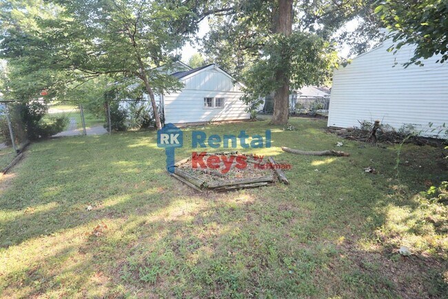 Building Photo - 2101 Waggoner Ave