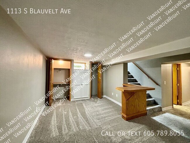Building Photo - 1113 S Blauvelt Ave