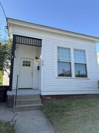 Building Photo - Charming Fully Renovated 2 Bedroom Home wi...