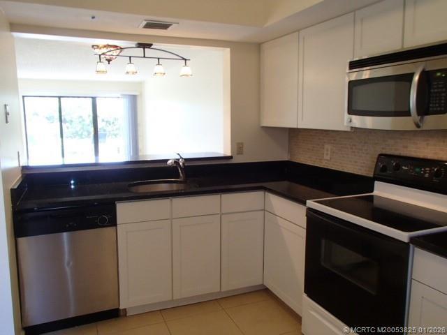 Building Photo - 7400 S Ocean Dr