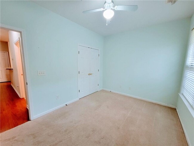 Building Photo - 216 Riverstone Pl