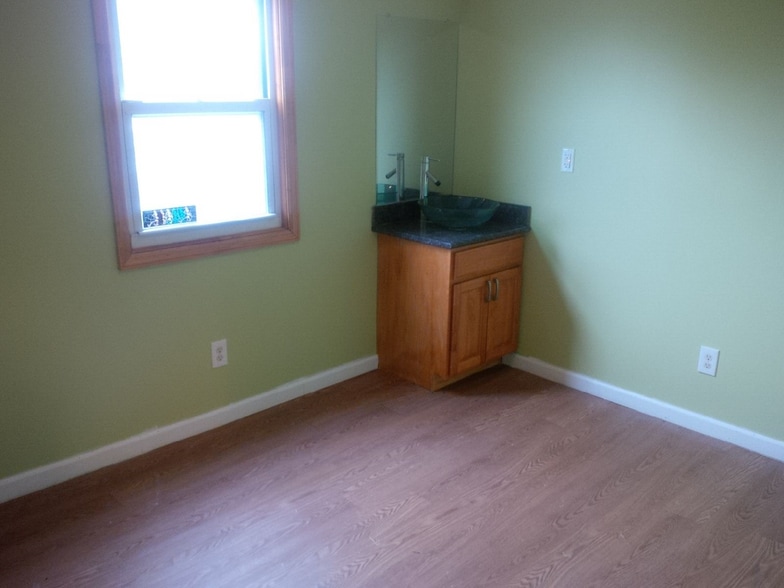 Bedroom - 53 Bates St