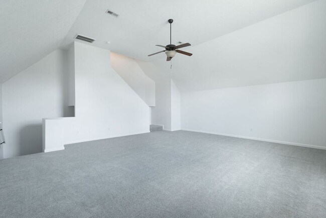 Building Photo - 100 Strathmore Ct