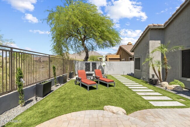 Building Photo - 10318 E Tierra Buena Ln