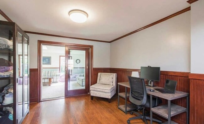 Building Photo - 711 Jonathan Dr