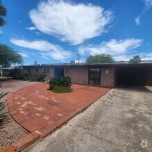 Building Photo - $1,995.00 Love this Midtown Midcentury 3 b...