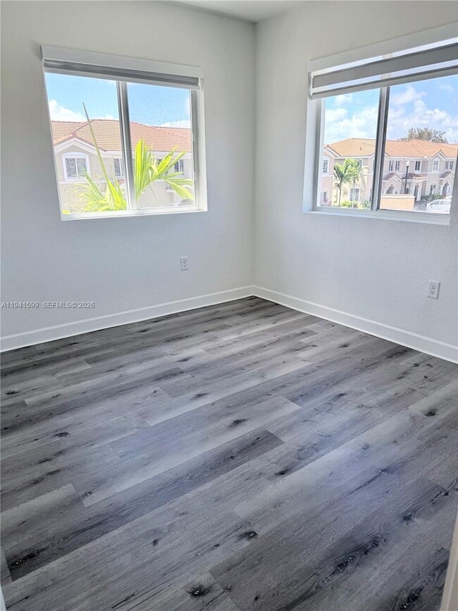 Building Photo - 2418 SE 10th St