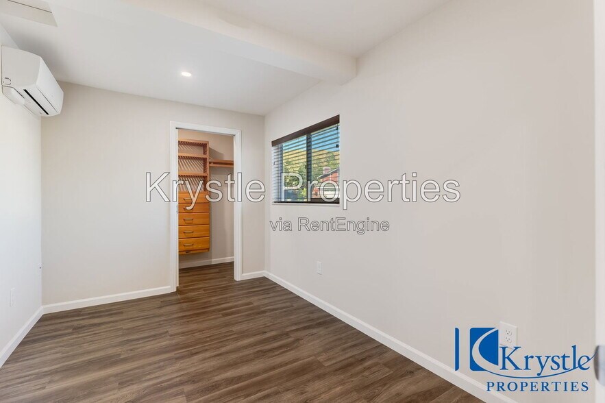 Building Photo - 471 McGrue Cir