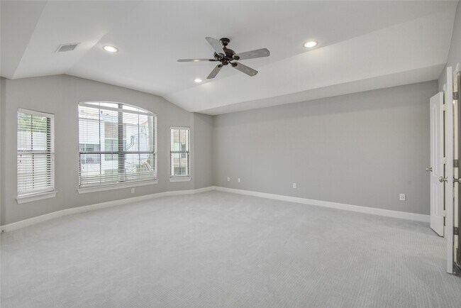 Building Photo - 5510 Blossom St