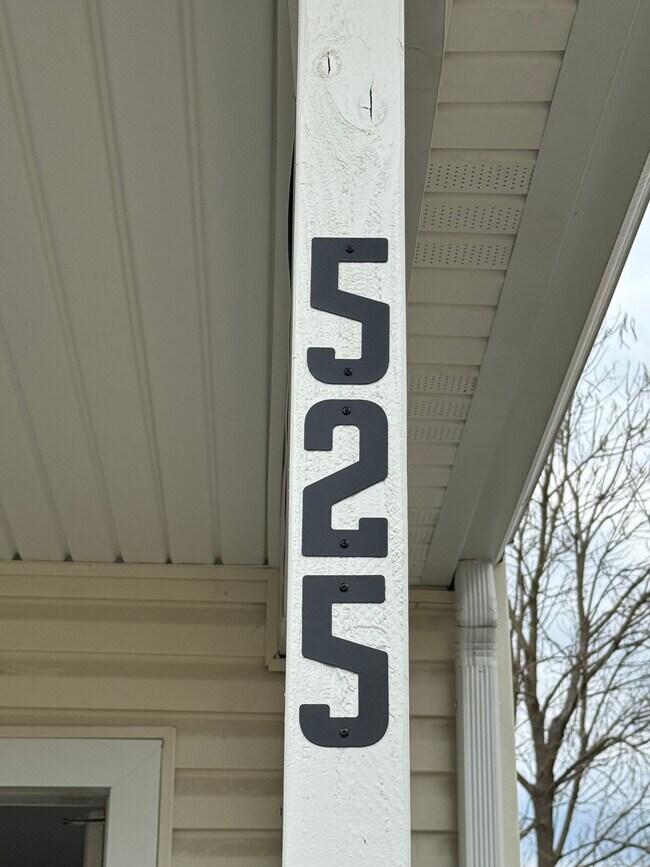 Building Photo - 525 Baltimore St