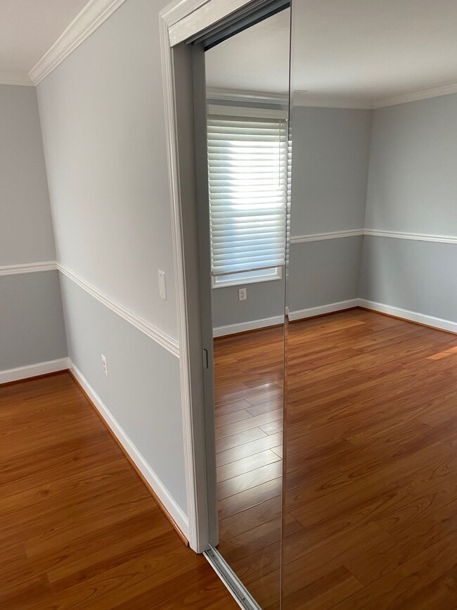 Building Photo - 438 Main St