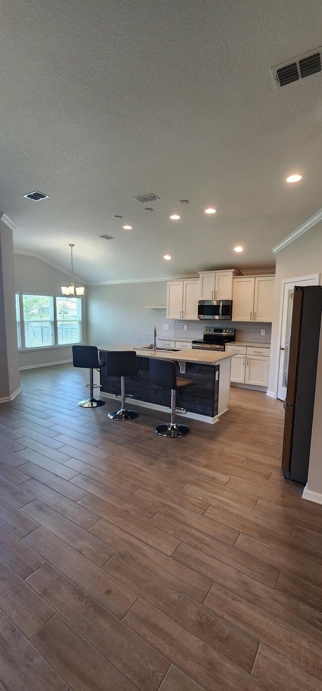 Building Photo - 226 Lost Lake Dr