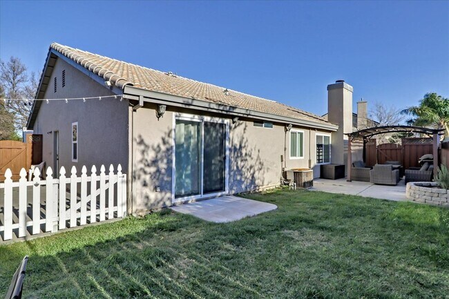 Building Photo - 1437 Promenade Cir