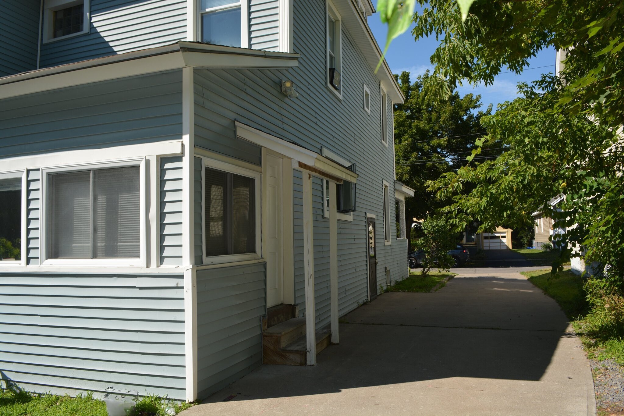Building Photo - 225 Thieme Pl