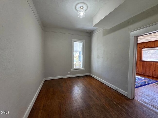 Building Photo - 483 W Salisbury St