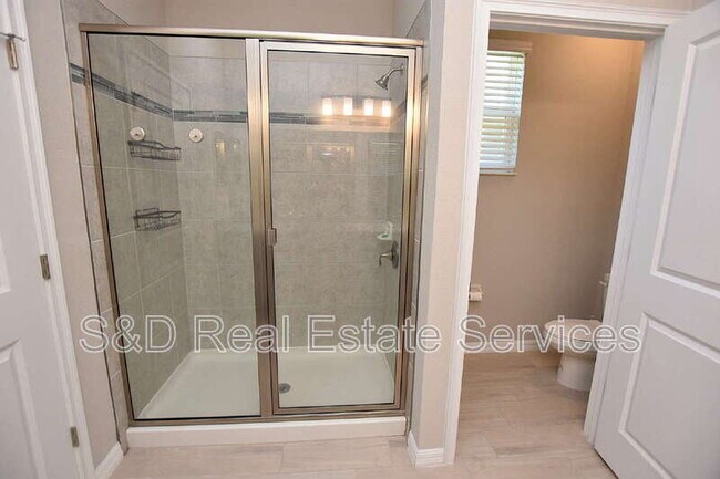 Building Photo - 6728 Great Bear Dr