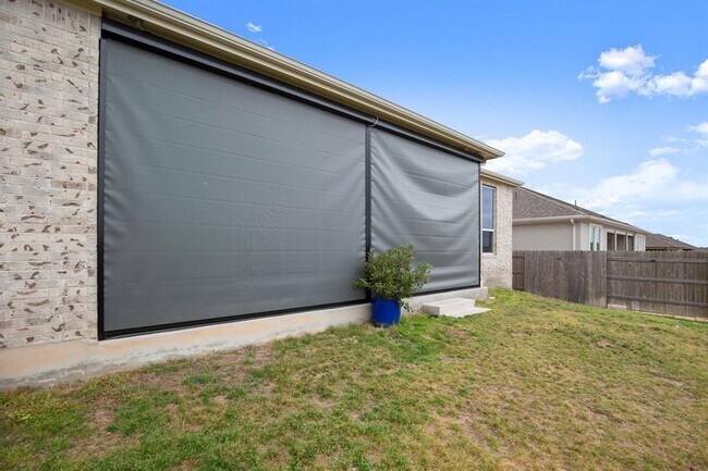 Building Photo - 385 Barnhill Lp