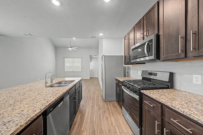 Building Photo - 13820 Goldeye Dr