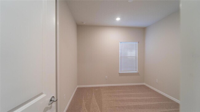 Building Photo - 16446 Lone Oak Cir