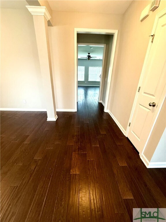 Building Photo - 210 Willow Oak Dr