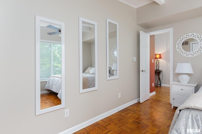 Building Photo - 4640 5th Ave