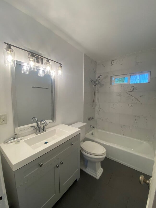 Building Photo - 6109 Riverton Ave