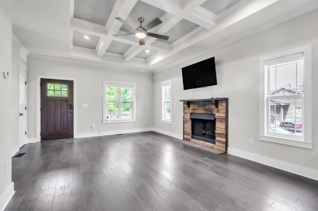 Building Photo - Stunning 3-Bedroom, 2-Bathroom Home Featuring Open-Concept Luxury Living $2150/mo rent