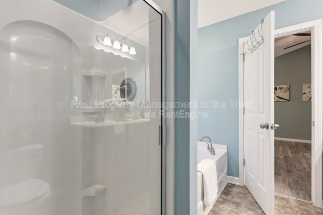 Building Photo - 5472 Shirley Jean Ct