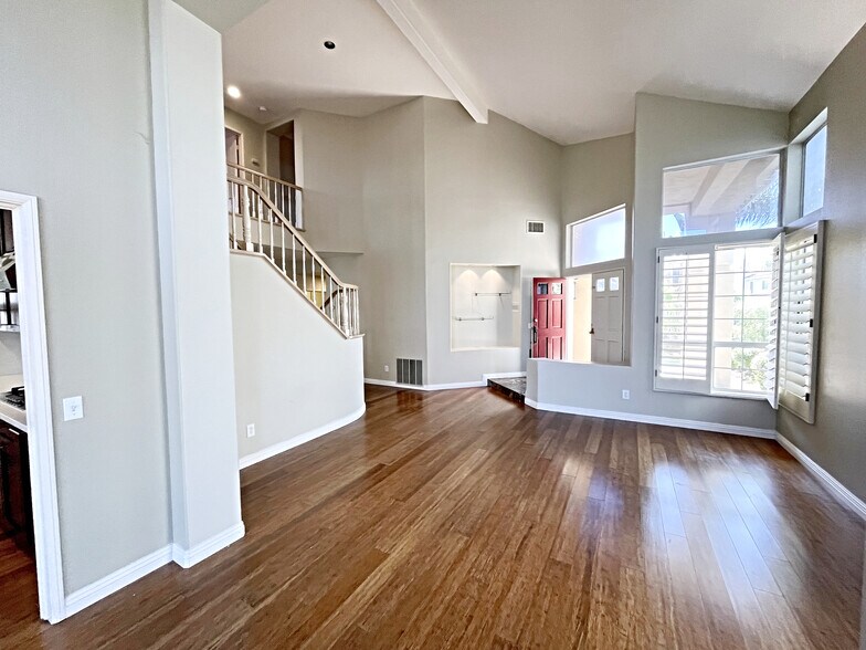 Building Photo - 12460 Picrus St